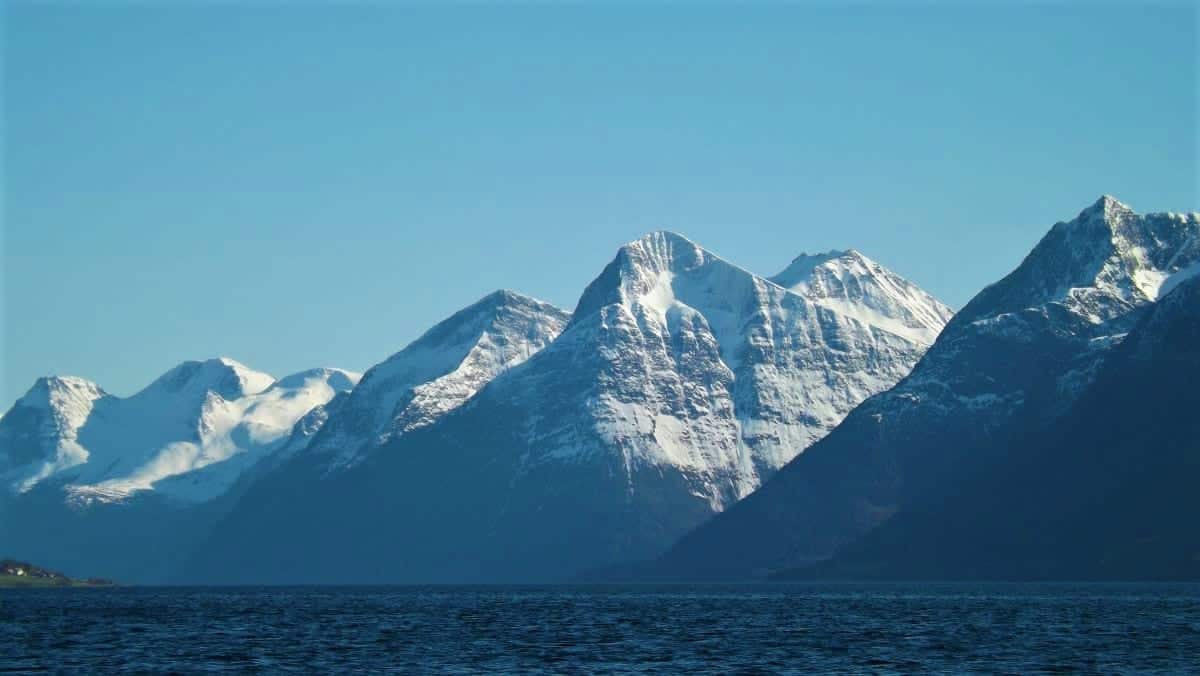  Hj&oslash;rundfjord