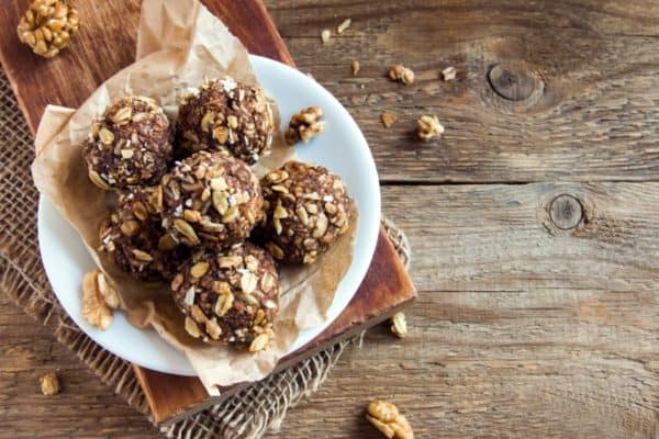 Road Trip Snacks: Top 15 Healthy Munchies for Long Drives