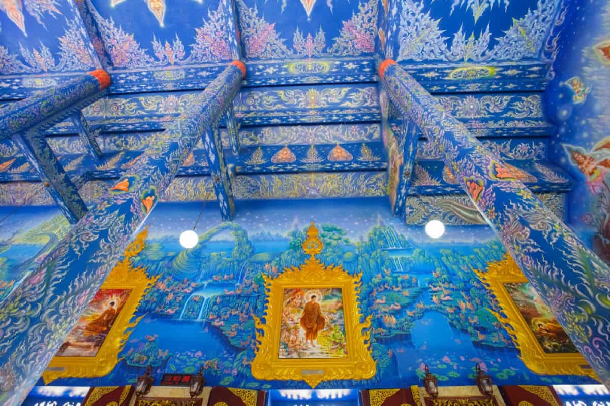 Admire Murals at the Blue Temple is a must thing to do in Chiang Rai