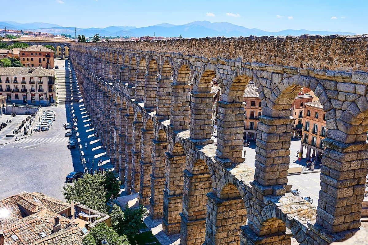 Top 10 BEST Things You Have to Do in Spain Before You Die. Segovia Aqueduct