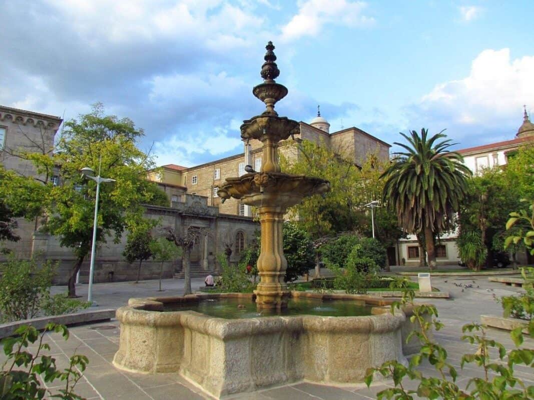 Ourense Plaza