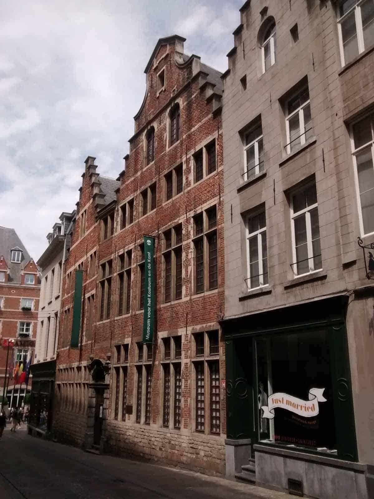 top tourist attractions in brussels belgium museum of fashion and lace