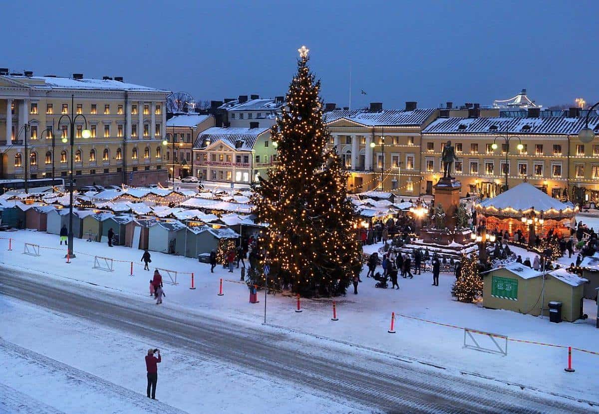 Senate Square Christmas Finland-Featured