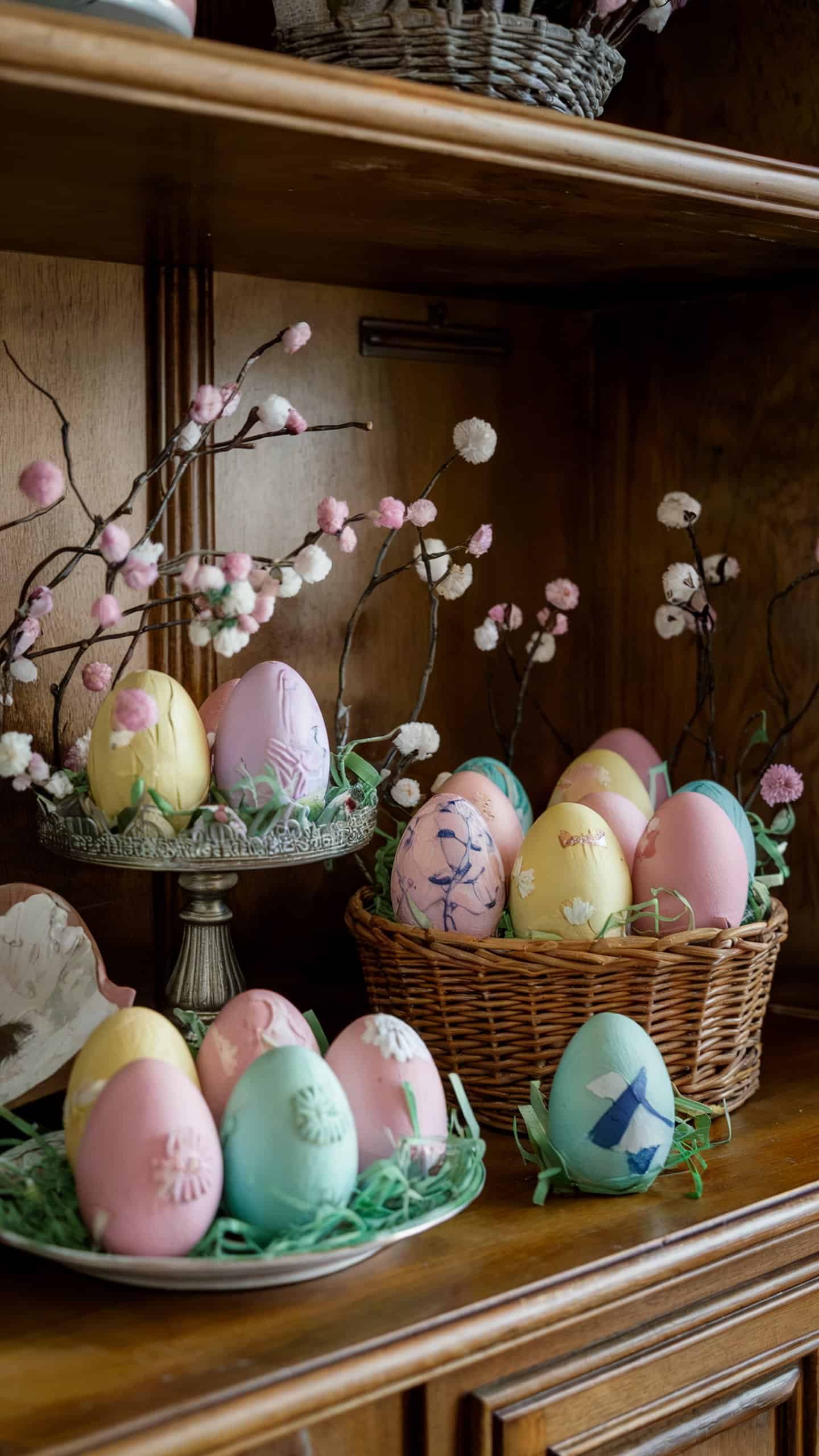 Discover creative and cheerful Easter decorating ideas to refresh your home this season! From floral centerpieces to playful bunny accents, transform your space into a festive haven perfect for family gatherings and celebrations.