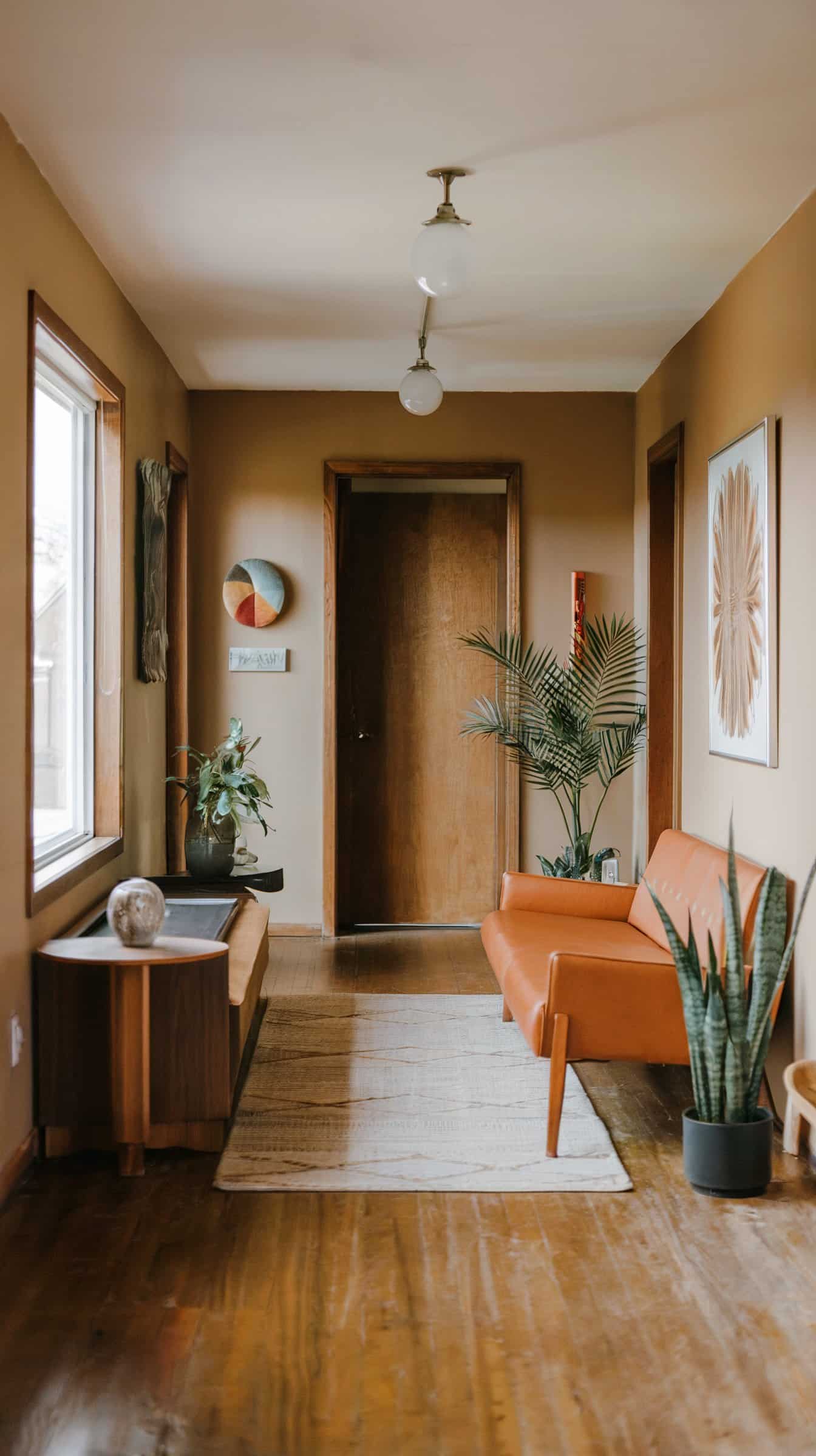 Discover mid-century modern hallway decor ideas that will transform your space with style, color, and chic designs. Elevate your home today!